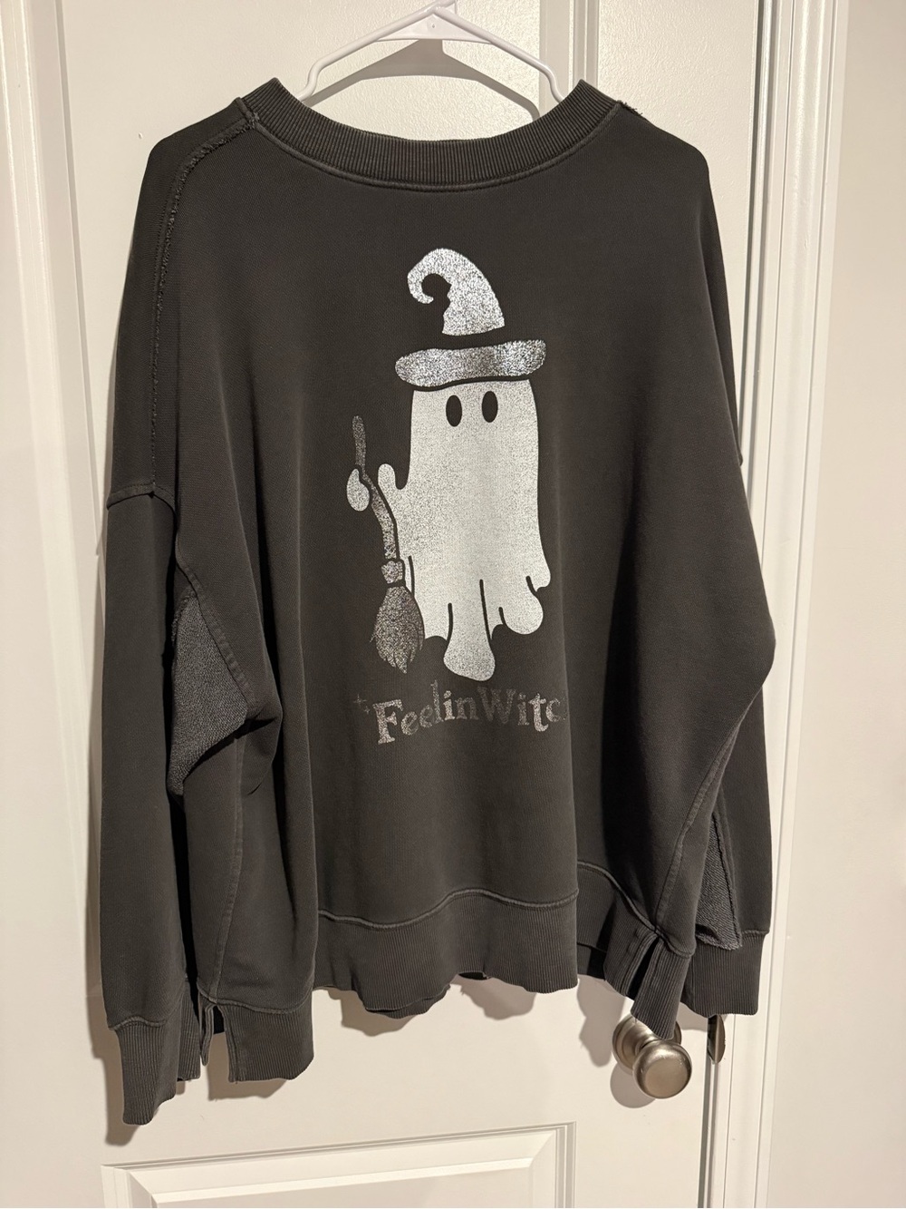 Feeling Witchy Graphic Sweatshirt - Charcoal Gray